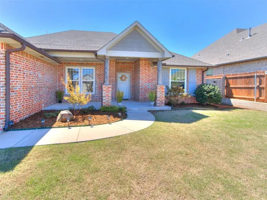 2304 E Kellan Court Terrace, Mustang, OK 73064 - #2