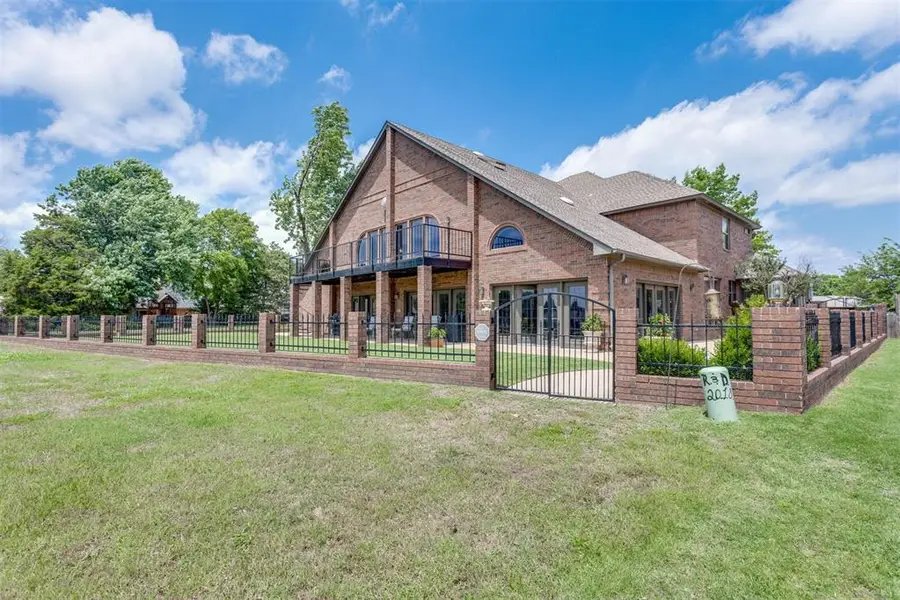 10116 Thompson Avenue, Yukon, OK 73099 - #3