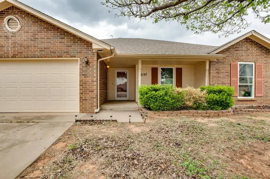 2137 NE 13th Street, Moore, OK 73160 - #2