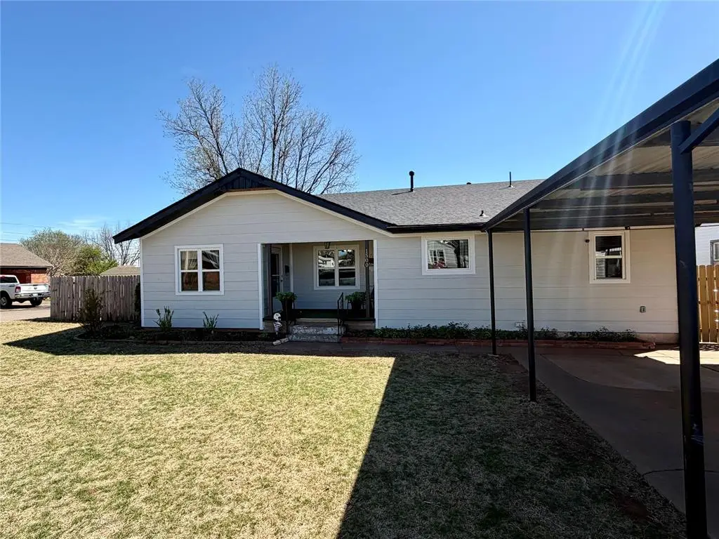 1500 Oak Avenue, Clinton, OK 73601 - #1