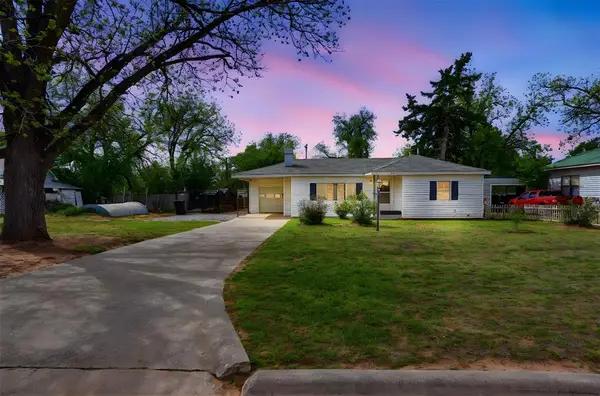 313 E Davis Avenue, Tipton, OK 73570