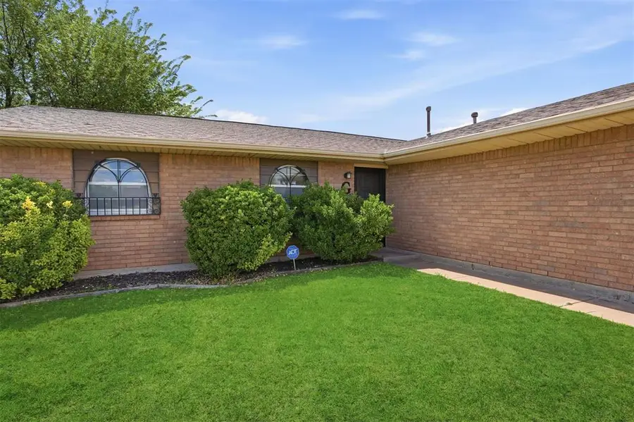 5908 NW Briarwood Avenue, Lawton, OK 73505 - #3