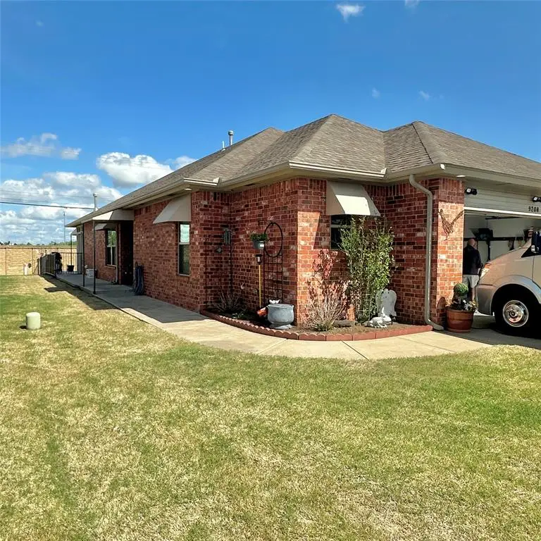 9208 Roadrunner Avenue, Oklahoma City, OK 73139 - #2