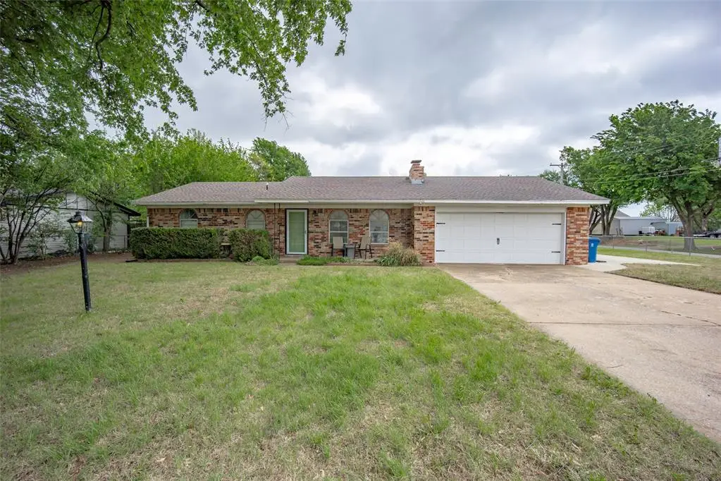 302 NW 1st Street, Tuttle, OK 73089 - #1