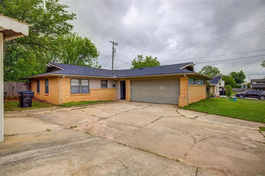 104 Oakside Drive, Moore, OK 73160 - #2