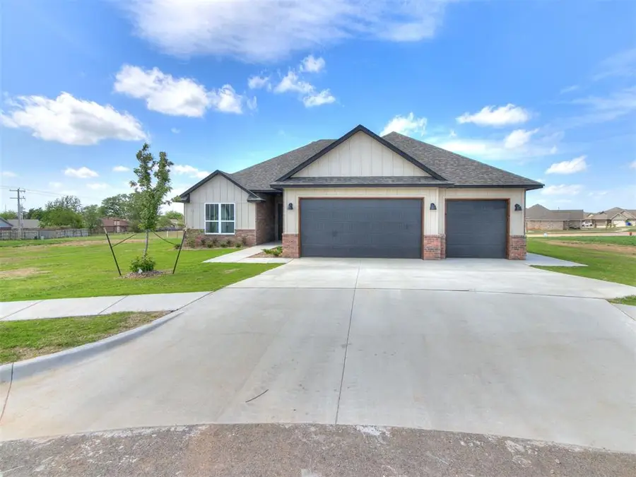 2801 Summit Hollow Circle, Norman, OK 73071 - #2