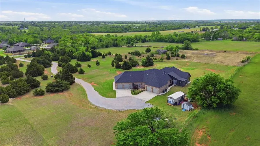579 N Cemetery Road, Tuttle, OK 73089 - #3