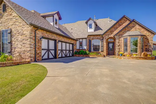 2433 SE 12th Street, Moore, OK 73160