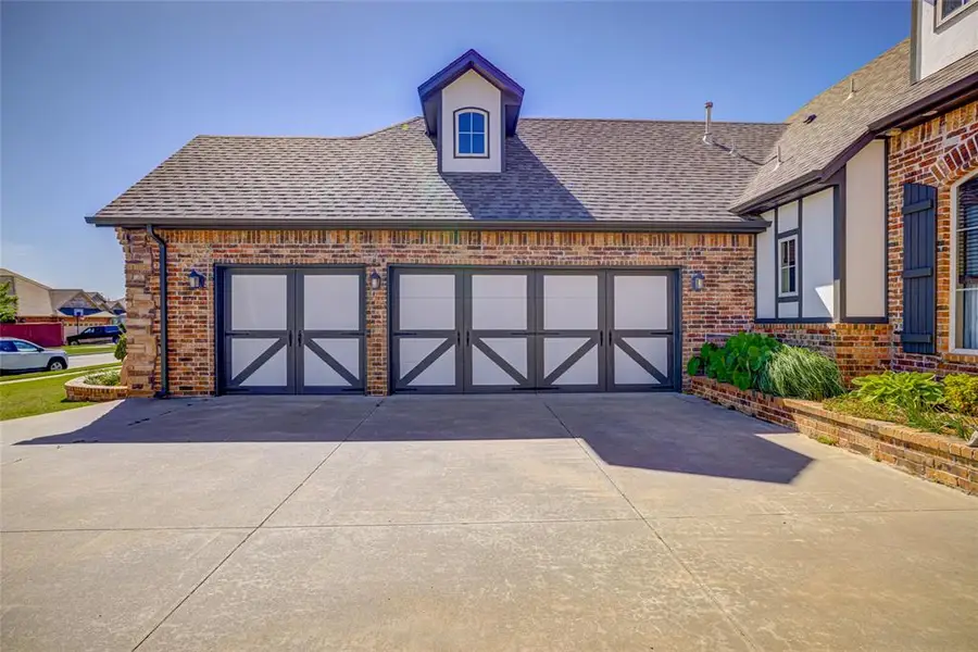2433 SE 12th Street, Moore, OK 73160 - #3