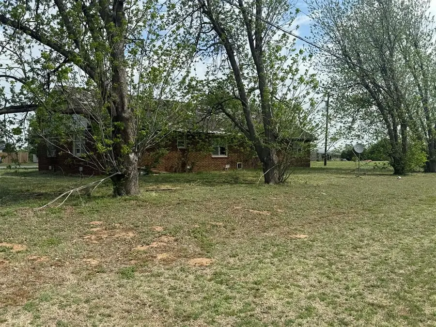 504 E 2nd Street, Calumet, OK 73014 - #2