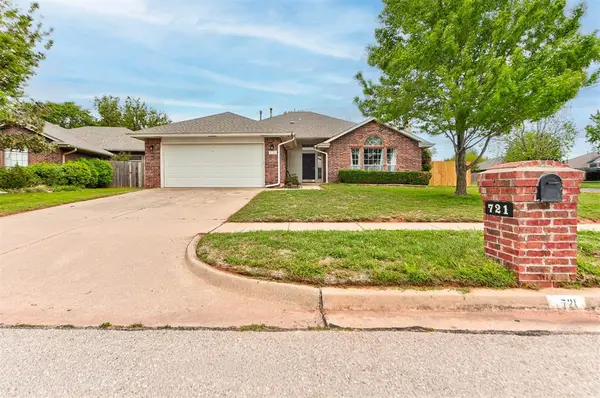 721 Gyrfalcon Drive, Norman, OK 73072