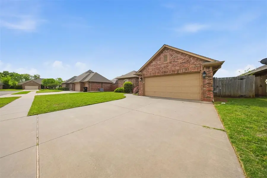 2112 SE 9th Street, Moore, OK 73160 - #3