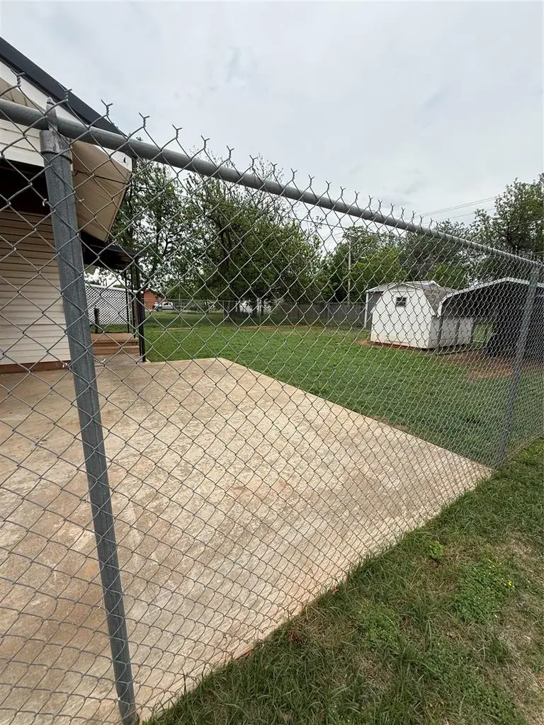 916 E A Street, Altus, OK 73521 - #2