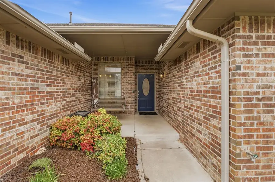 732 W Milan Court, Edmond, OK 73034 - #2
