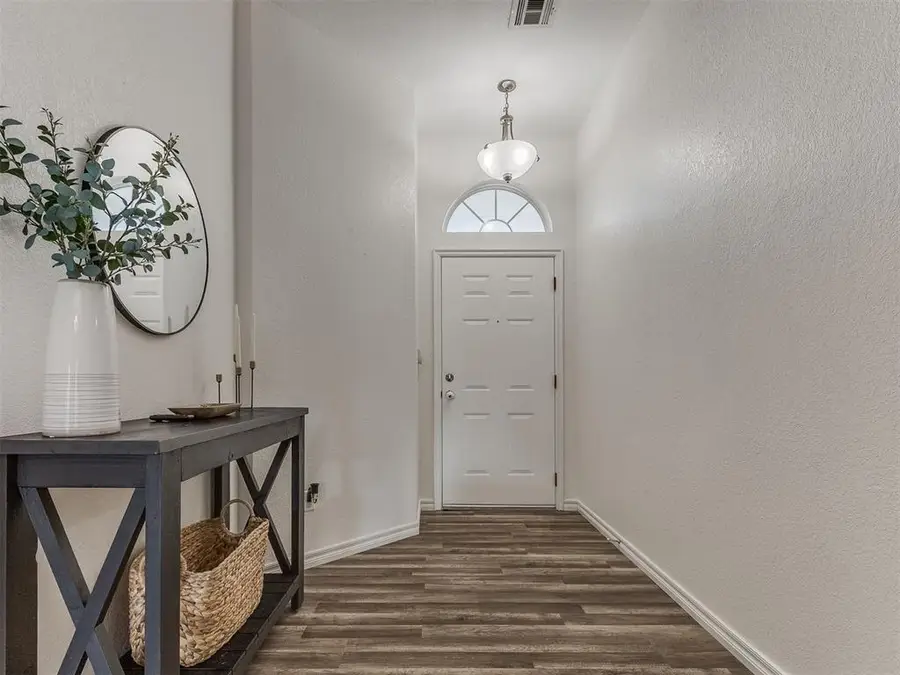 813 N Morgan Drive, Moore, OK 73160 - #2