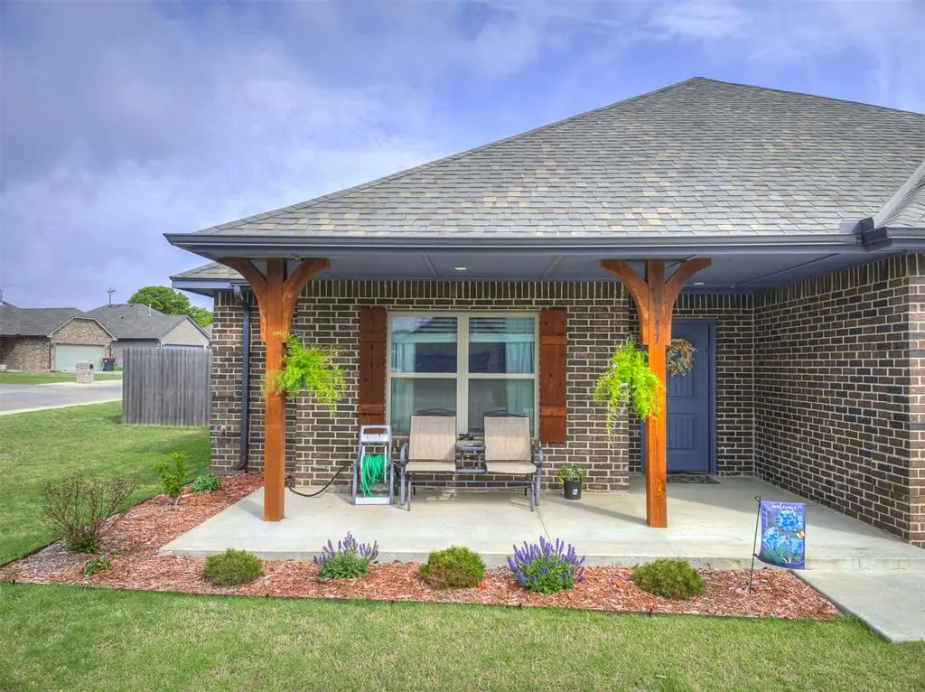 20547 N Santa Fe Avenue, Harrah, OK 73045 - #1