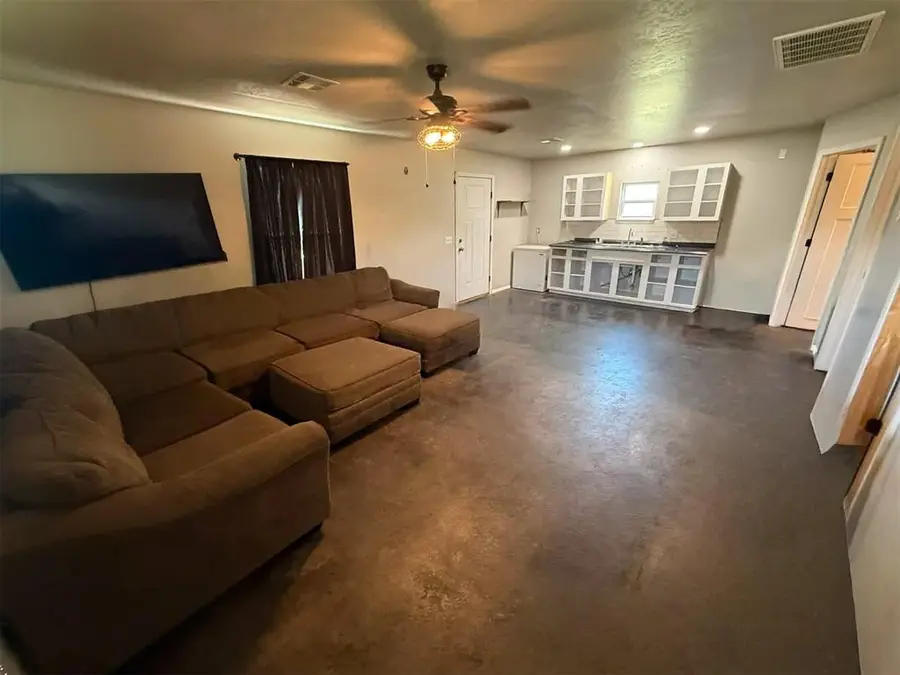 601 W Jewel Street, Mangum, OK 73554 - #2