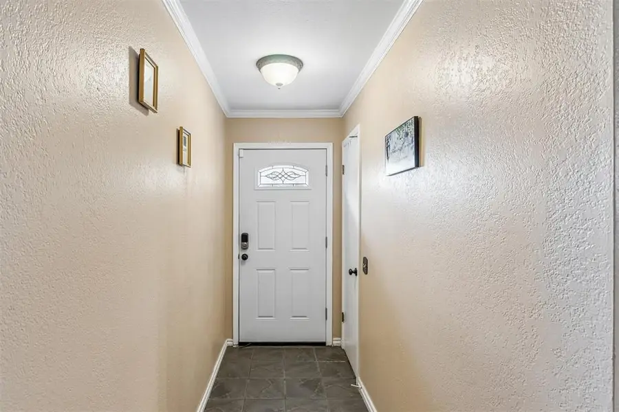 402 Oak Creek Drive, Yukon, OK 73099 - #3