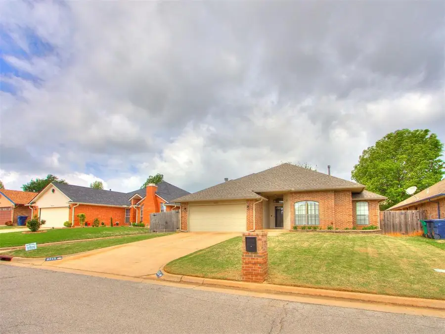 8213 Wilshire Ridge Drive, Oklahoma City, OK 73132 - #2