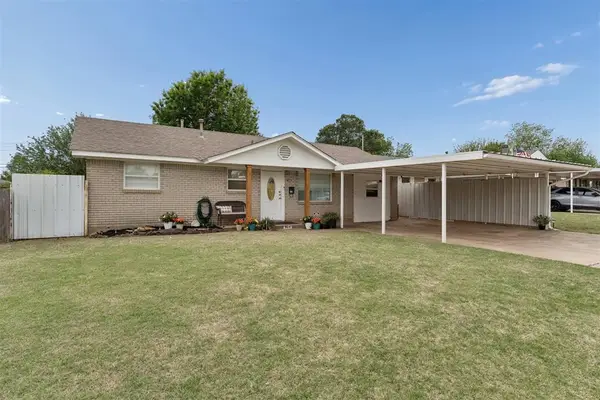 804 NW 8th Street, Moore, OK 73160