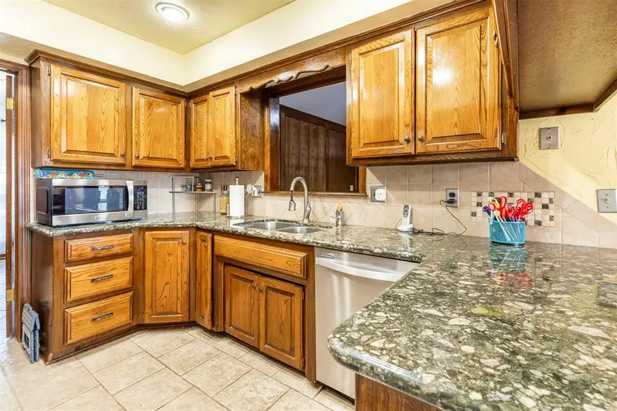 912 Carfax Road, Edmond, OK 73034 - #3