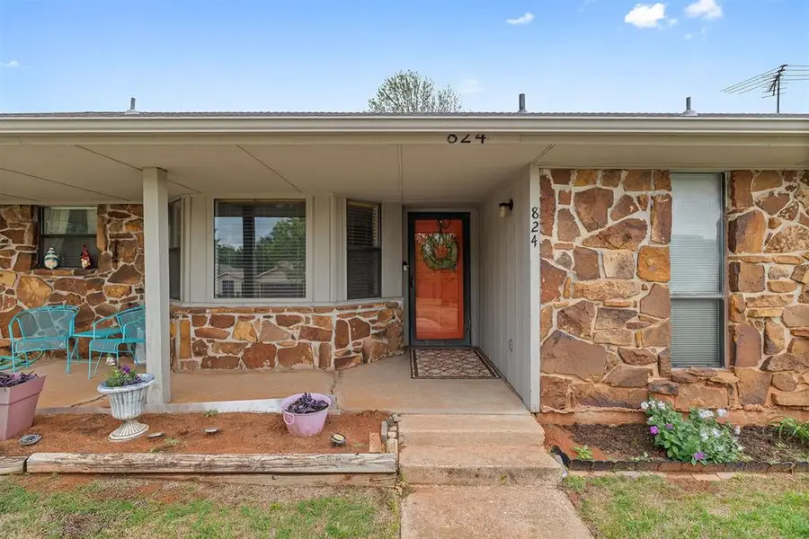 824 N Madison Avenue, Blanchard, OK 73010 - #3