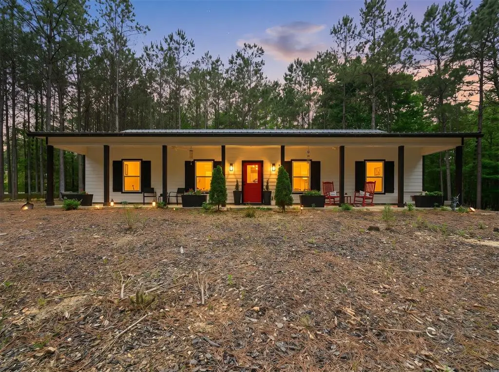 8 Tigerfish Loop, Broken Bow, OK 74728 - #1