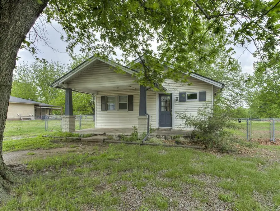 1371 N 1st Street, Harrah, OK 73045 - #2