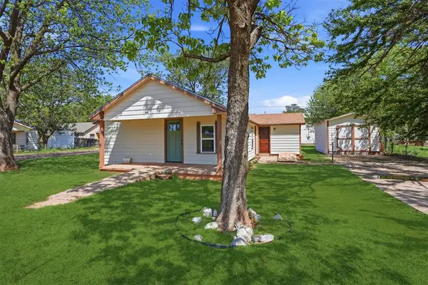 819 W 9th Street, Elk City, OK 73644