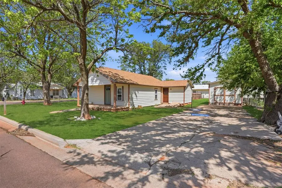 819 W 9th Street, Elk City, OK 73644 - #2