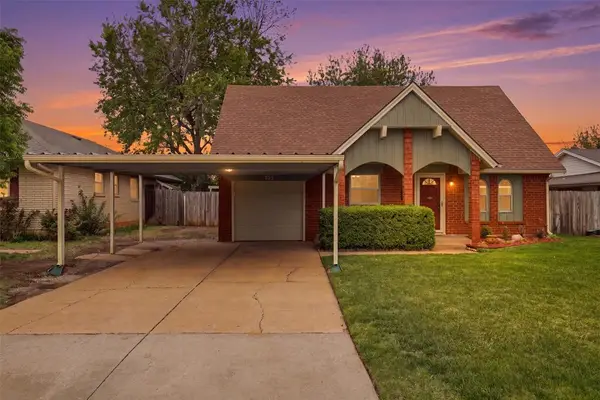 703 Crestmoor Drive, Moore, OK 73160