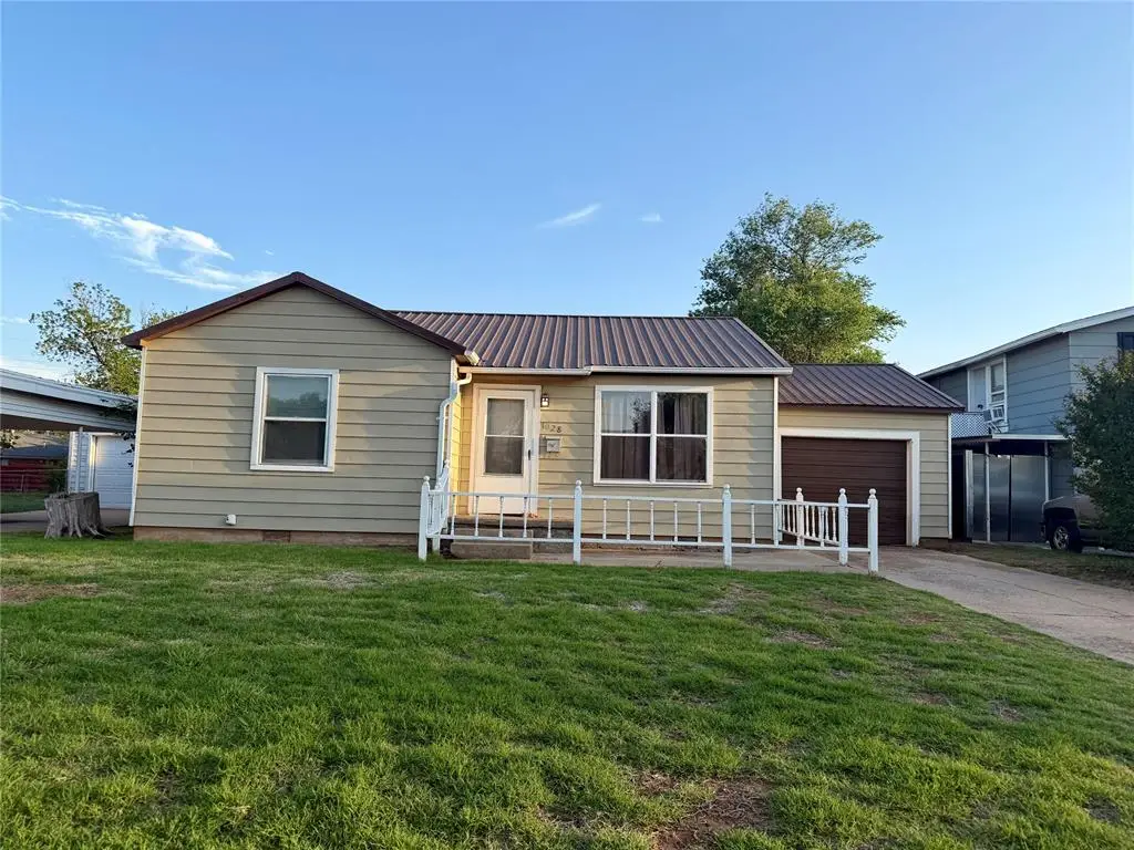 1028 E Walnut Street, Altus, OK 73521 - #1