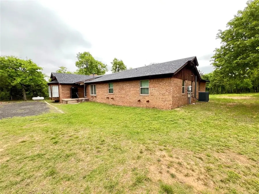 11012 S Triple X Road, Newalla, OK 74857 - #2