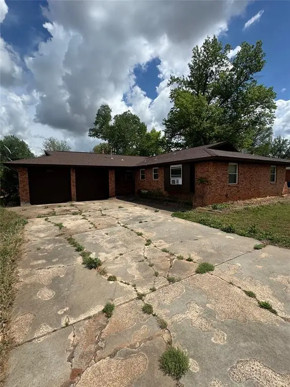3308 Shadybrook Drive, Midwest City, OK 73110