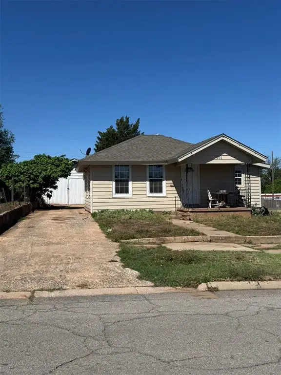 526 N 7th Street, Clinton, OK 73601 - #1