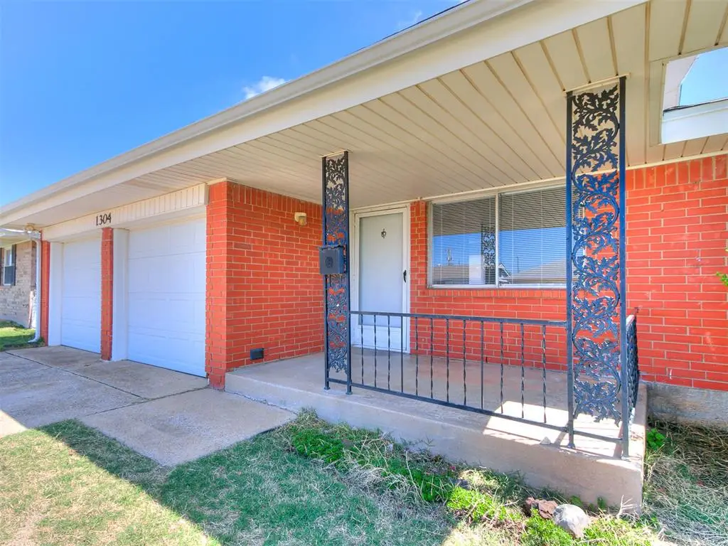 1304 Kings Court Circle, Moore, OK 73160 - #1