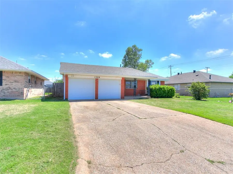 1304 Kings Court Circle, Moore, OK 73160 - #3