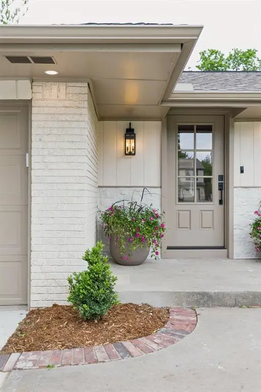 1114 W Wilshire Boulevard, Nichols Hills, OK 73116 - #2