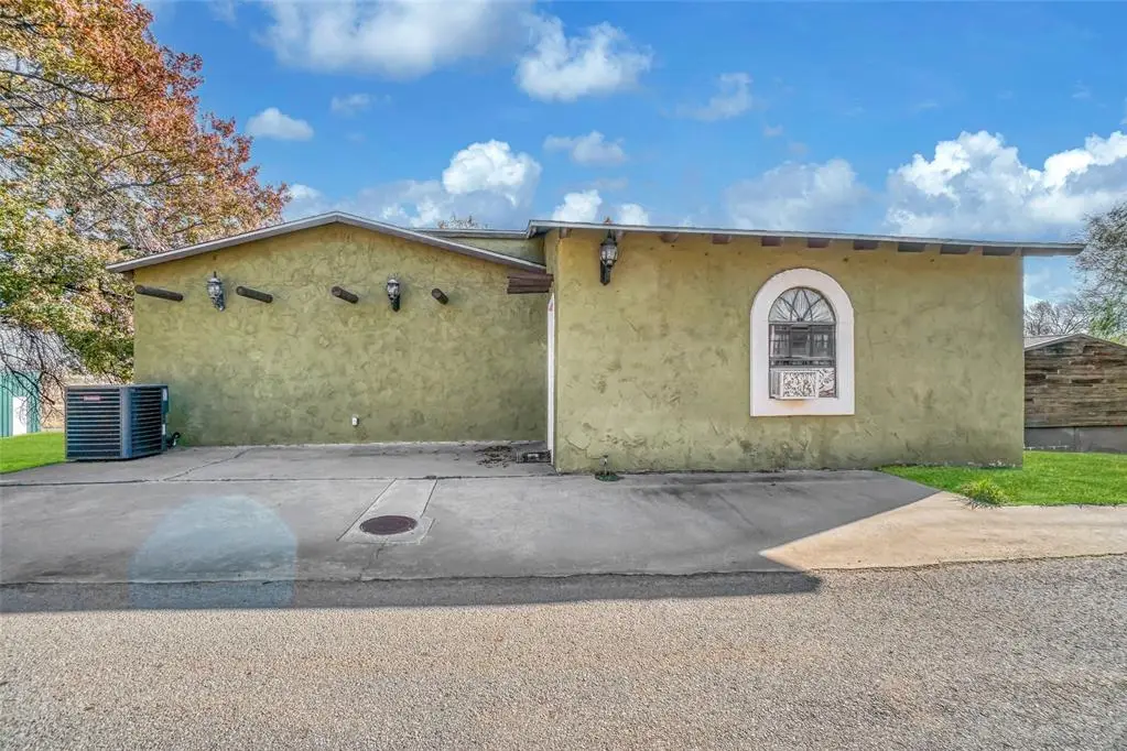 51 Hicks Mountain Rd Road, Lone Wolf, OK 73655 - #1