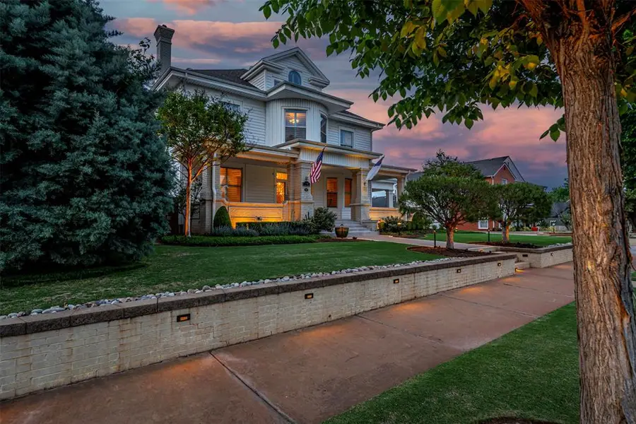 716 E Noble Avenue, Guthrie, OK 73044 - #2