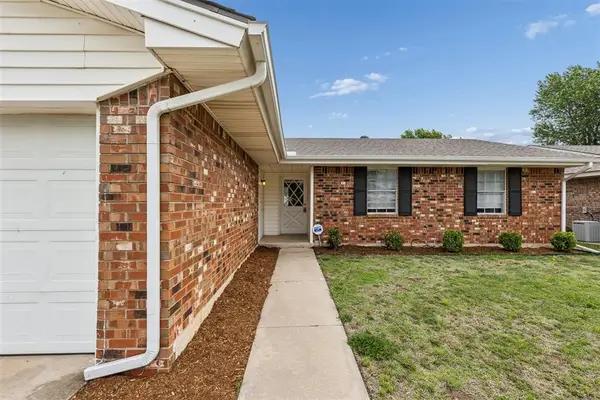 811 Garden Grove Road, Yukon, OK 73099