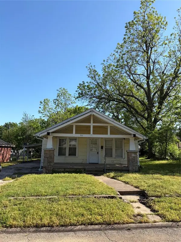 911 E 3rd Street, Cushing, OK 74023