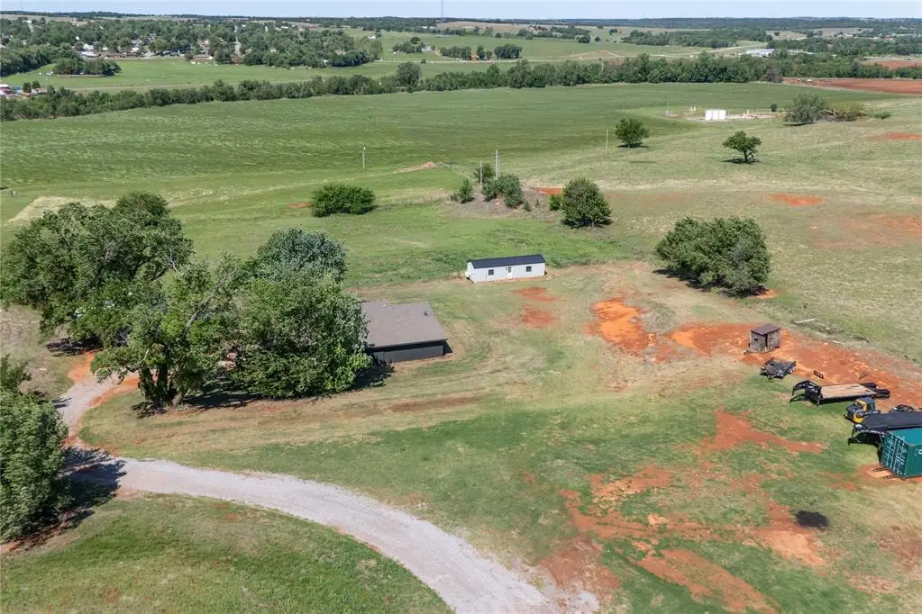 118 E Sugar Creek Drive, Binger, OK 73009 - #1