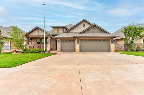 2712 Pebble Creek Street, Moore, OK 73160