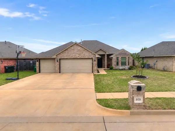 809 Dover Mansion Road, Yukon, OK 73099