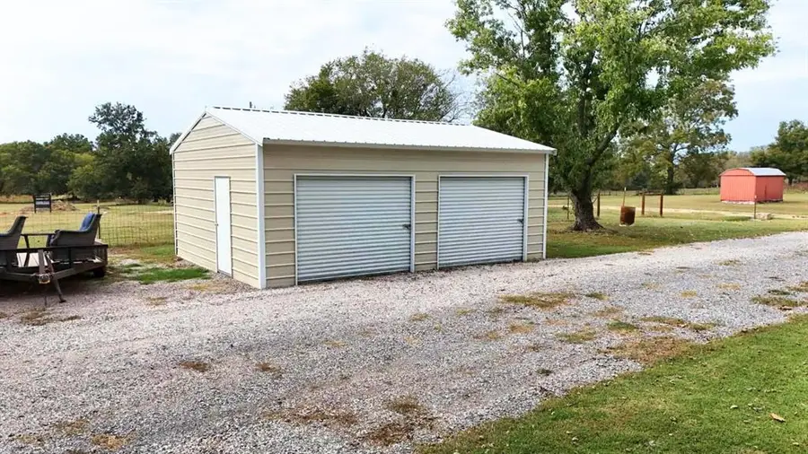2064 S Highway 77 Highway, Davis, OK 73030 - #2