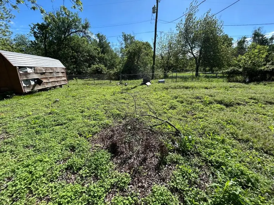 1106 N 11th Street, Chickasha, OK 73018 - #3