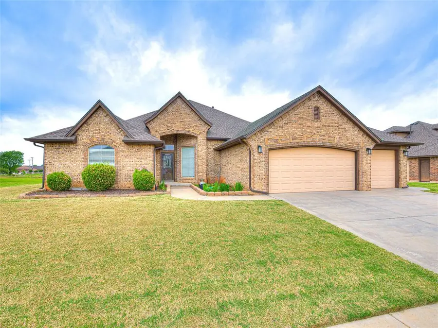 9701 Lakecrest Drive, Oklahoma City, OK 73159 - #3