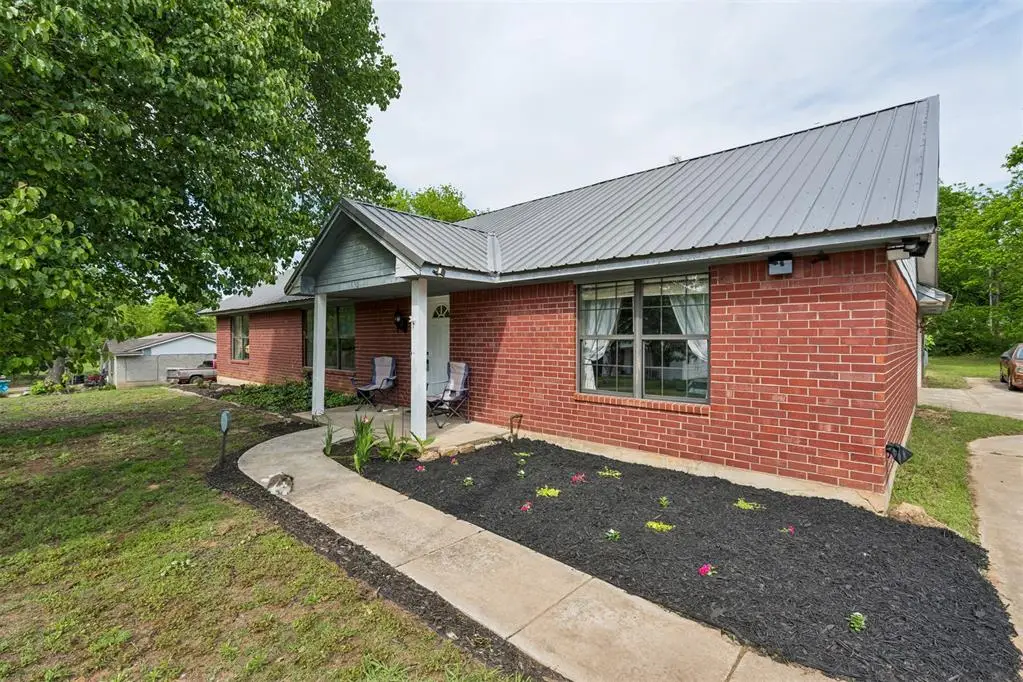 1650 N 1st Street, Harrah, OK 73045 - #1