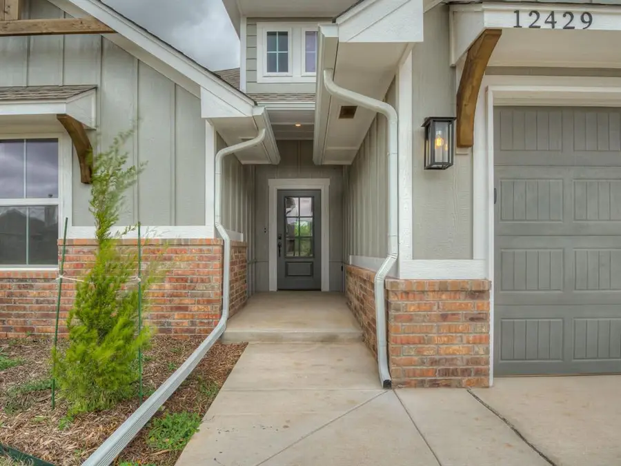 12429 Dolche Vita Drive, Yukon, OK 73099 - #3